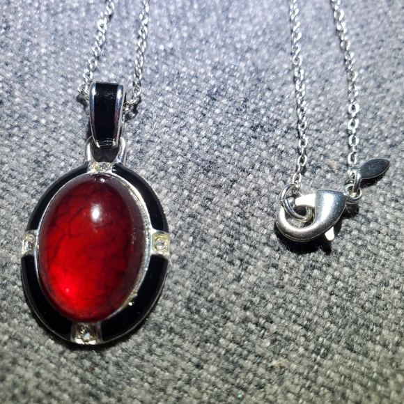 *NWOT* Avon - Vintage SHA Red Stone Necklace and Stud Earrings - Picture 6 of 12
